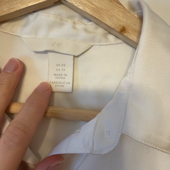 H&M Elegant Ivory Satin Shirt - Picture 2 of 7